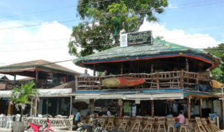Hayahay Treehouse Bar